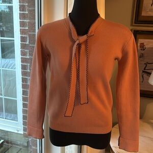 DUSTY ROSE SWEATER WITH CONTRAST STITCHING TRIM